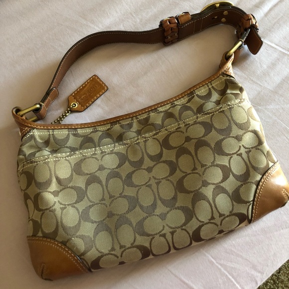 Authentic Coach handbag - Picture 2 of 5